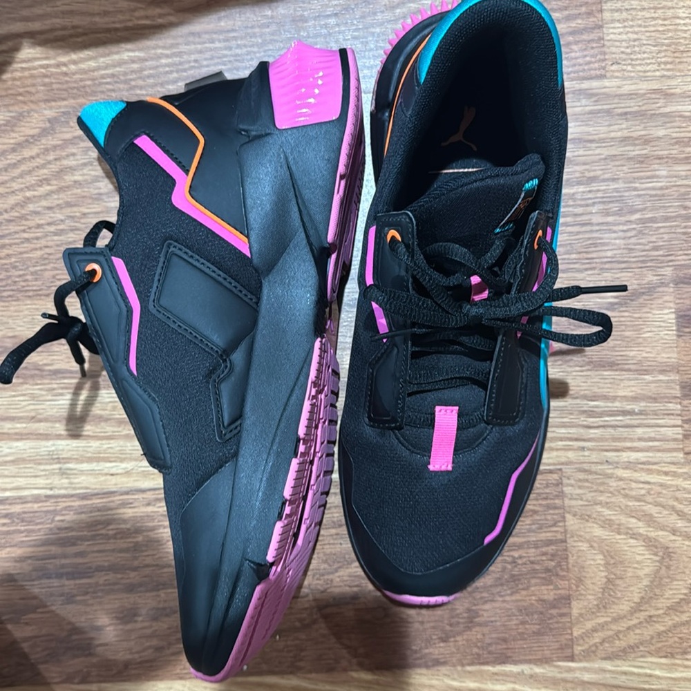 Puma Sneakers